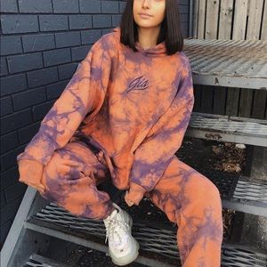 I am Gia set !! Size M bottoms and S top